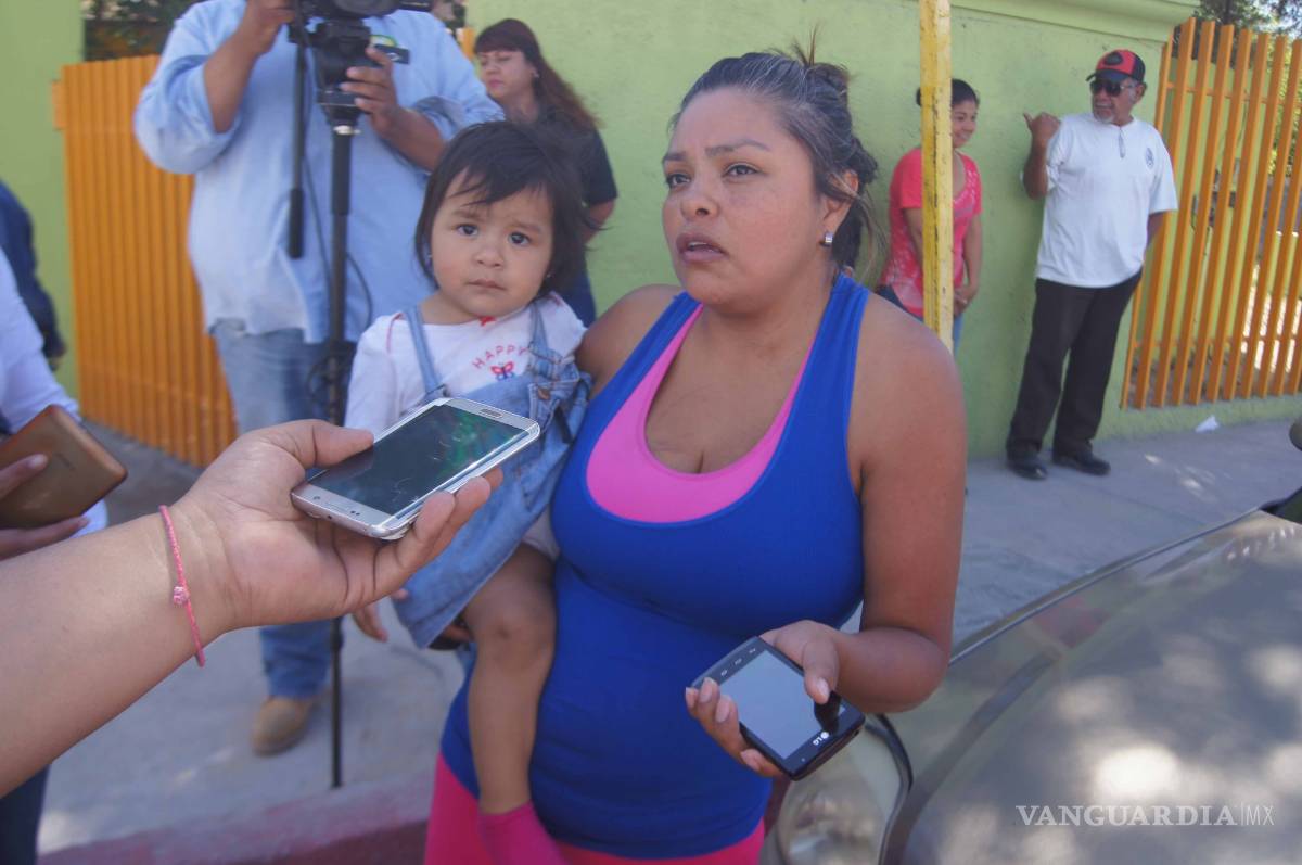 $!Padres protestan en escuela de Castaños para exigir que sean expulsados niños acusados de abuso sexual