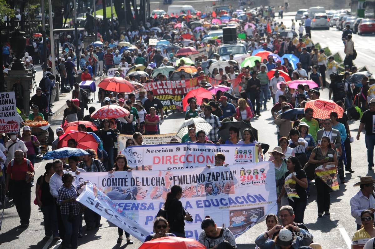$!Eliminan en Veracruz más de 2 mil plazas de maestros "aviadores"
