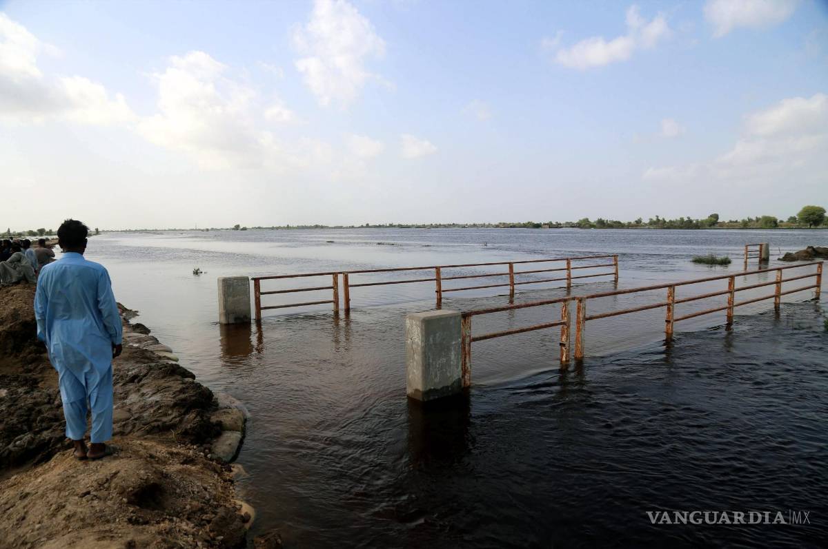 $!Inundaciones repentinas a consecuencia de las intensas lluvias arrastraron poblados y cosechas.