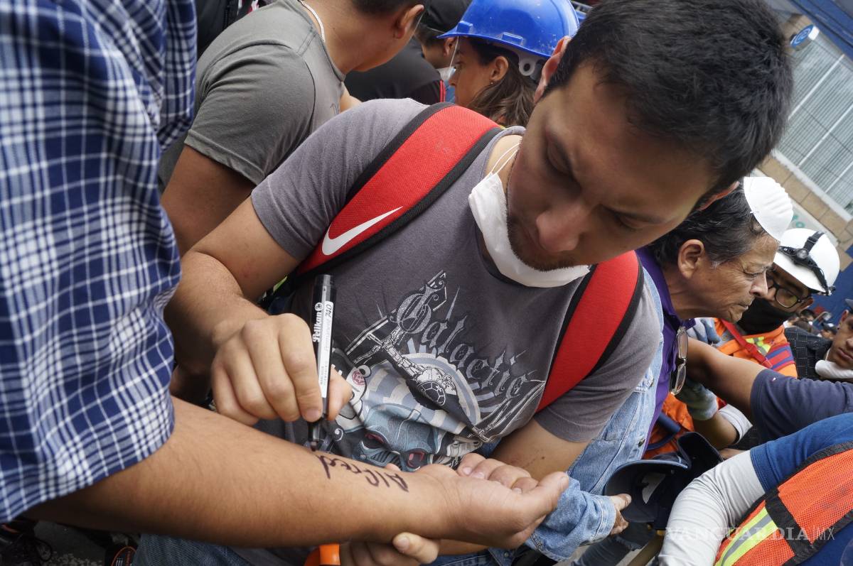 $!Trabajos de rescate en colegio Rébsamen continúan a tres días del sismo (Cobertura Vanguardia)