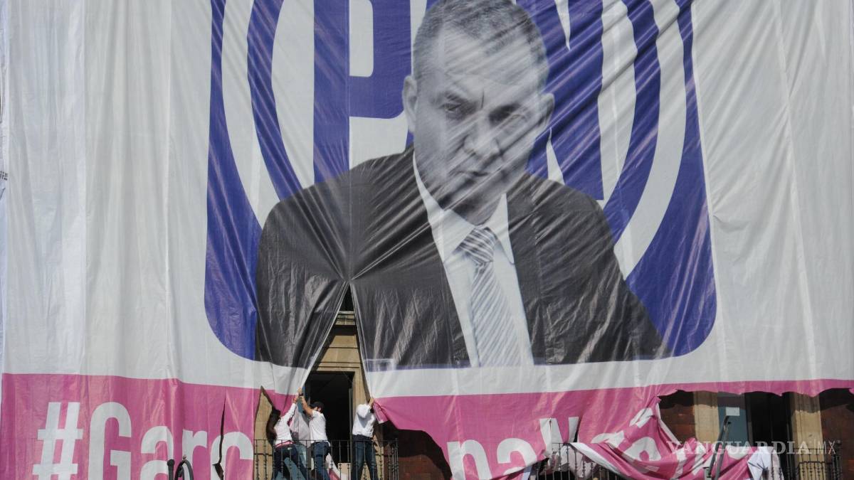 Protestan en 100 ciudades contra plan B electoral