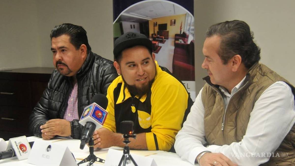 Joven de Monclova busca el record guinness improvisando rap por más de 24 horas