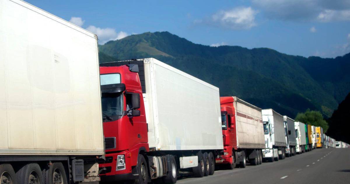 Se mantuvo la caída de producción y exportación de vehículos pesados