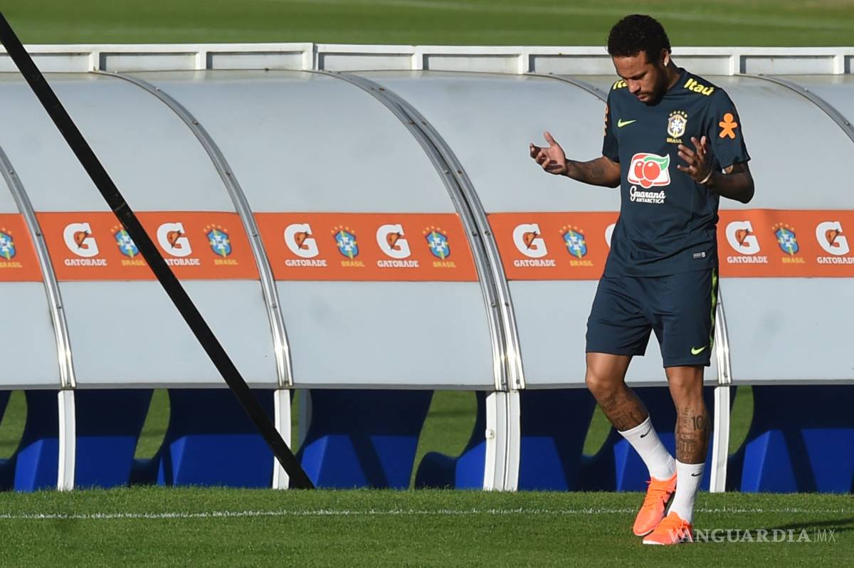 $!Tras la molestia de Neymar, juvenil que le hizo un 'caño' al 'crack' carioca abandona la concentración de Brasil
