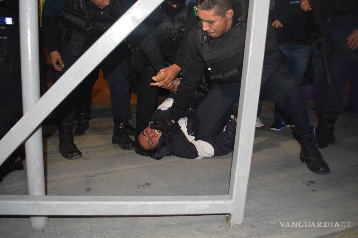 $!Atemorizan saqueadores a comercio de Saltillo