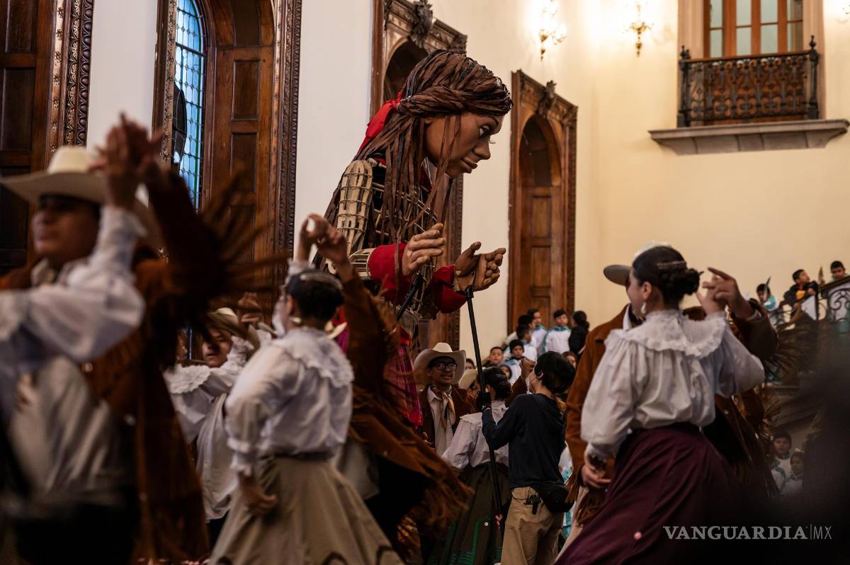 $!La marioneta Amal, se presenta en las instalaciones del Palacio de Gobierno de Nuevo León, en la ciudad de Monterrey (México).