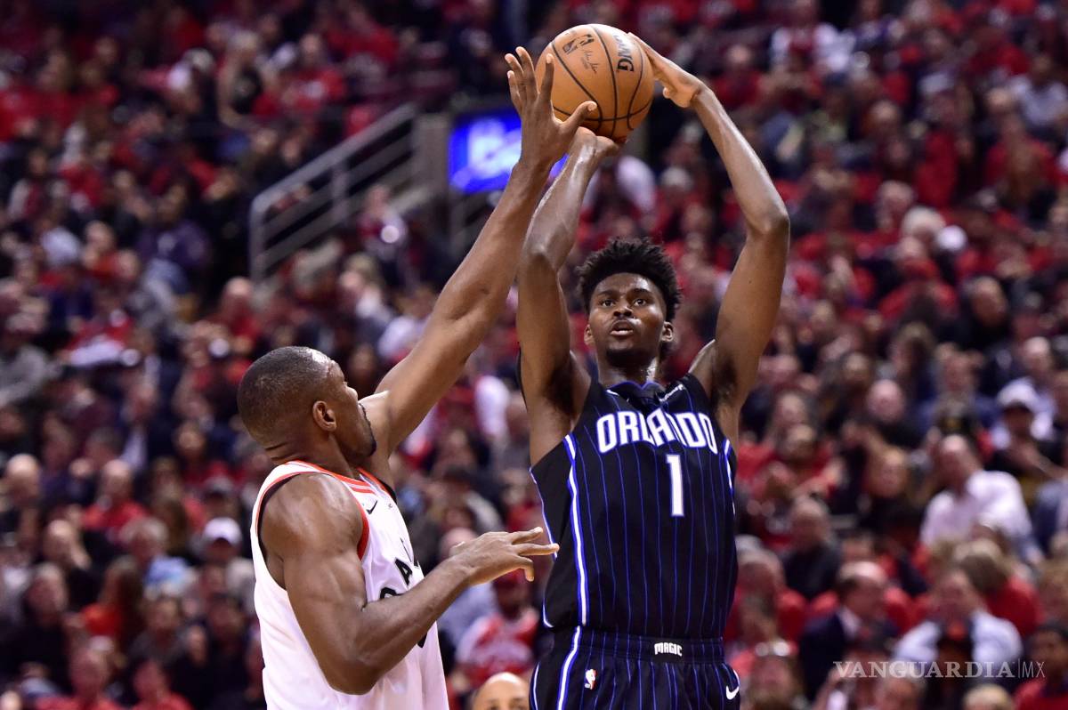 $!Kawhi Leonard comanda el empate en la serie entre Raptors y el Magic