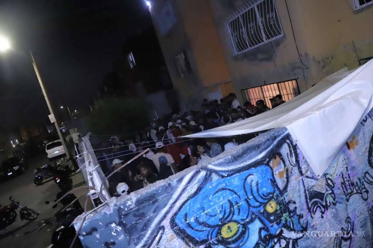 $!Cientos de jóvenes 'arman' fiesta en Ecatepec, contingencia no les importó
