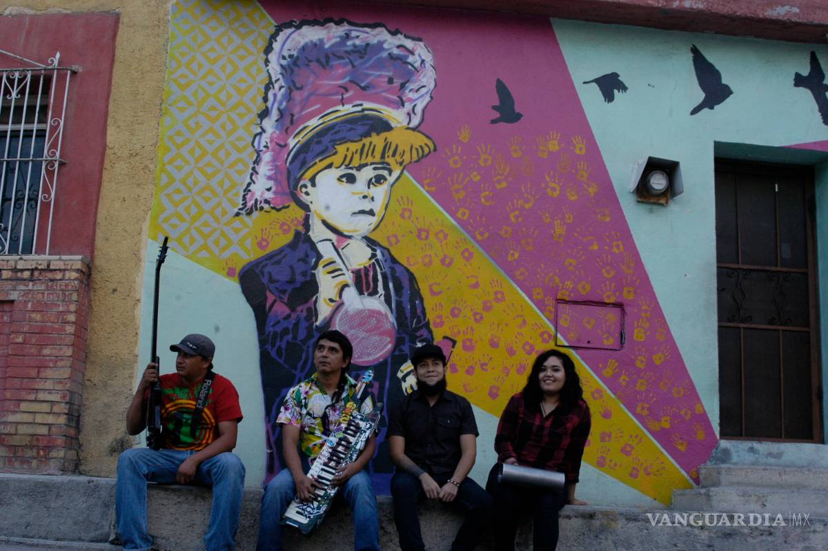 $!Los Fumancheros van duro contra el sistema con su cumbia villera