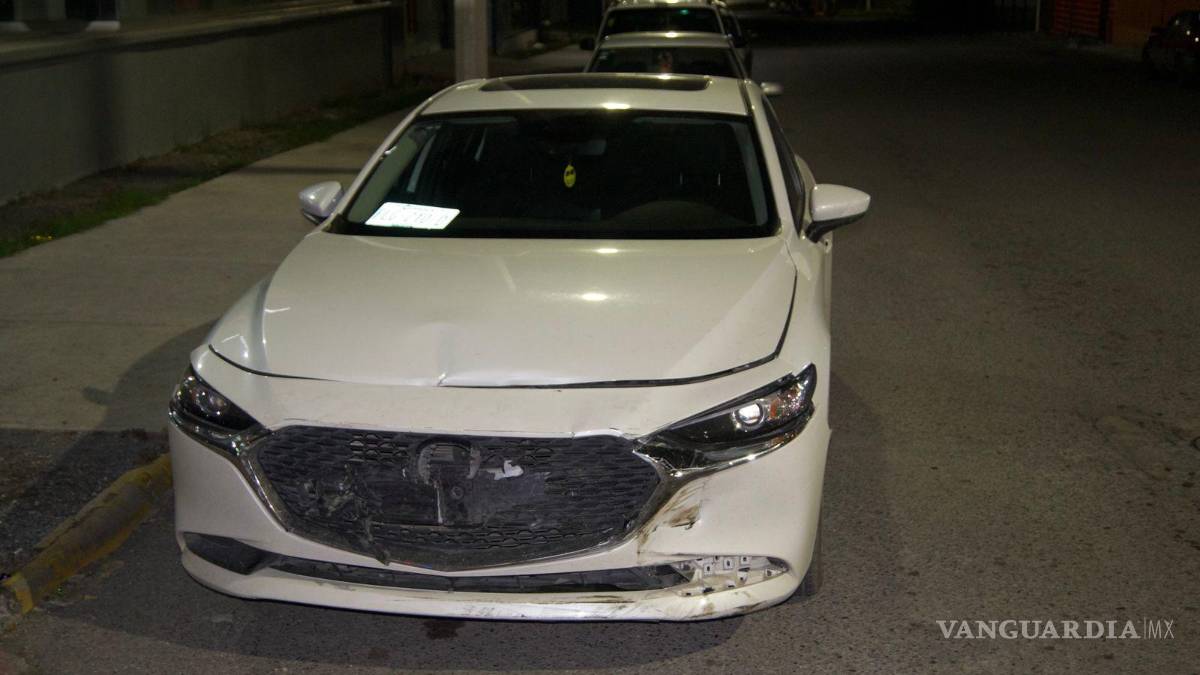 Transporte de personal acaba volcado tras choque en Saltillo