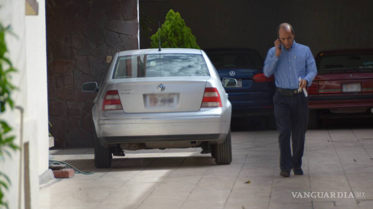 Atropella a mujer invidente y guarda su auto en la cochera en centro de Saltillo