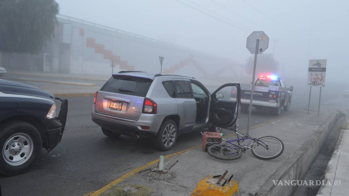 Conductora impacta a ciclista en el bulevar Fundadores de Saltillo