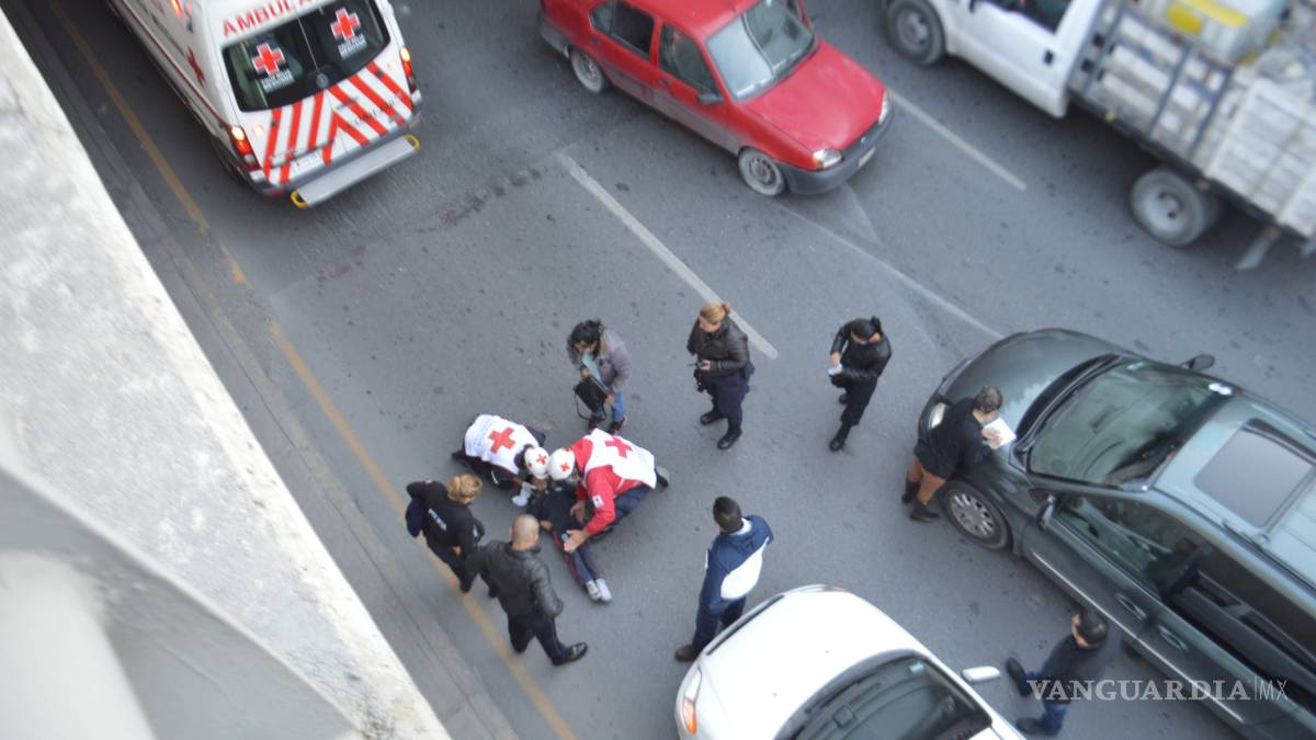 Niño rompe ventana de carro y sale volando en pleno periférico
