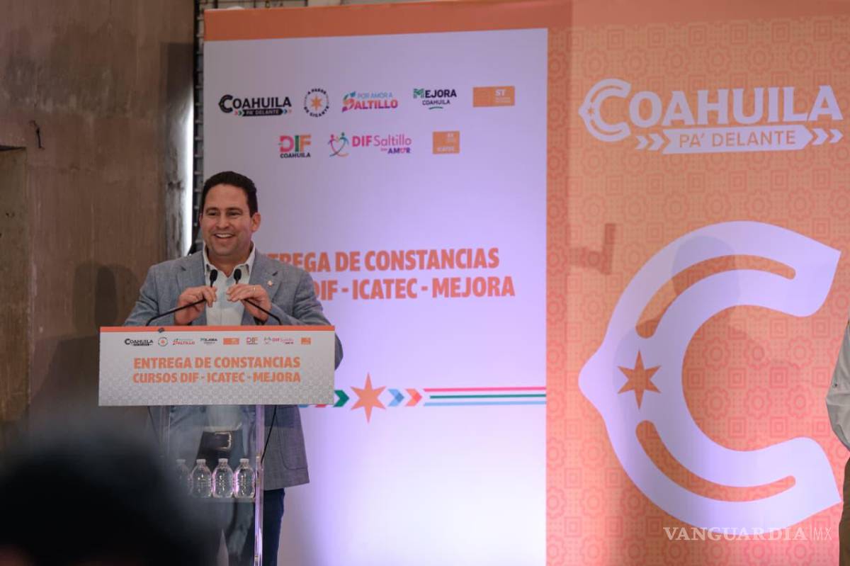 $!El alcalde Javier Díaz González destacó que estos programas contribuyen al desarrollo personal y profesional