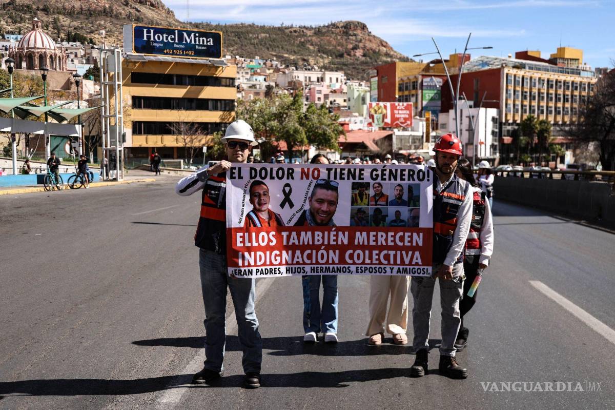 $!En Zacatecas, los trabajadores demandaron justicia y protección para su trabajo, como parte la convocatoria a nivel nacional “Los mineros estamos de luto”.