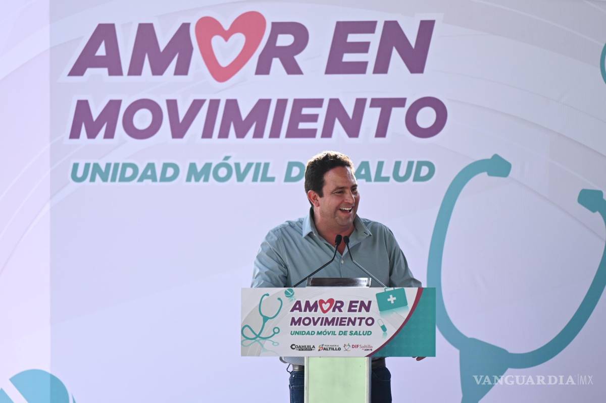 $!El alcalde Javier Díaz González señaló que Amor en Movimiento es uno de los programas sociales con mayor impacto, al acercar atención médica y apoyos funcionales a miles de saltillenses.