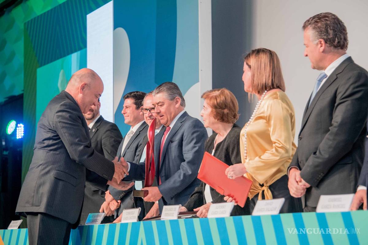 $!FEMSA y el Tecnológico de Monterrey entregan Premio Eugenio Garza Sada 2018