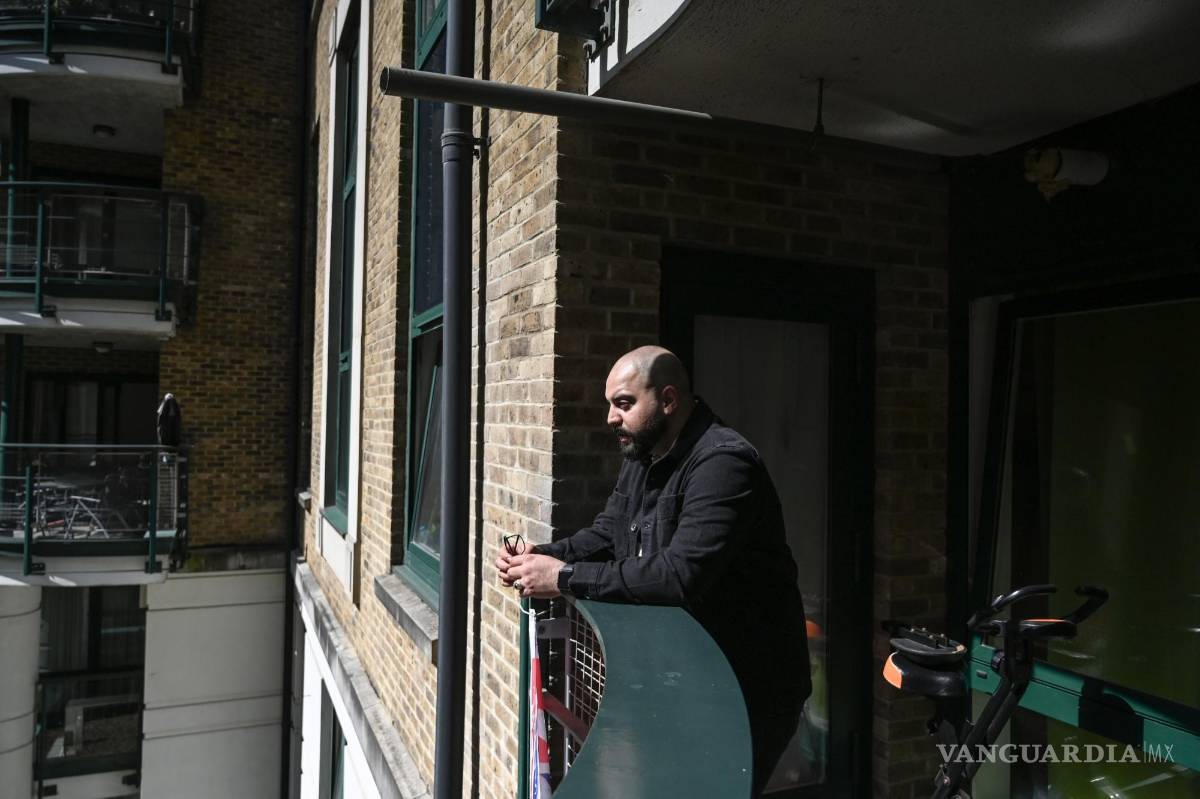 $!“Si estuviera solo, no me habría ido de Ucrania”, dijo el Dr. Samer al-Sheikh. “Pero mi esposa me pidió que pensara en nuestra hija”.