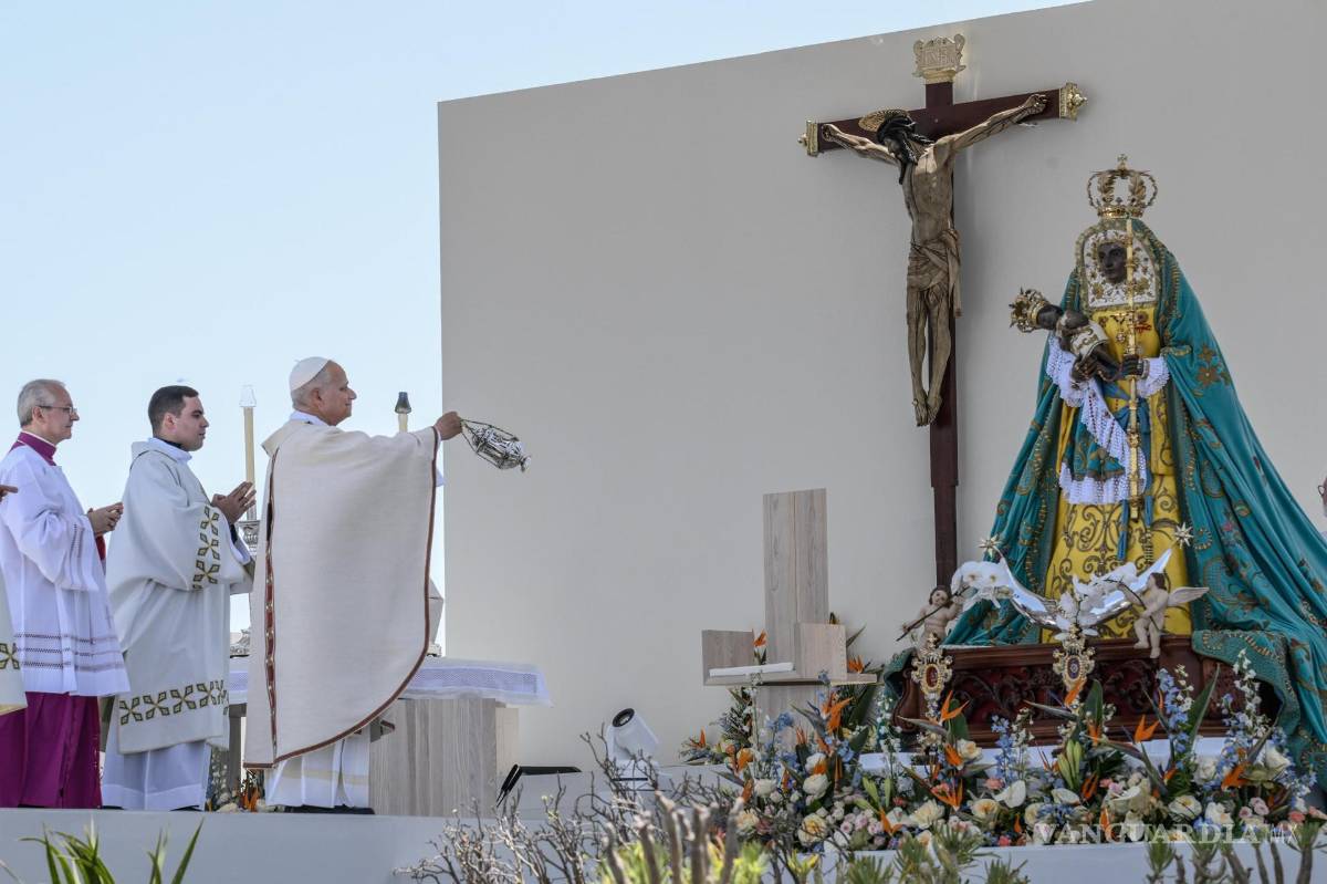 $!El Papa León XIV preside una santa misa en el puerto de Santa Cruz de Tenerife, Isla de Tenerife, Islas Canarias, España.