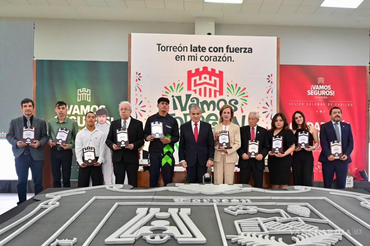 $!El Cabildo reconoció a los galardonados con la Ciudadanía Distinguida 2026 por su talento, compromiso y aportaciones a la comunidad