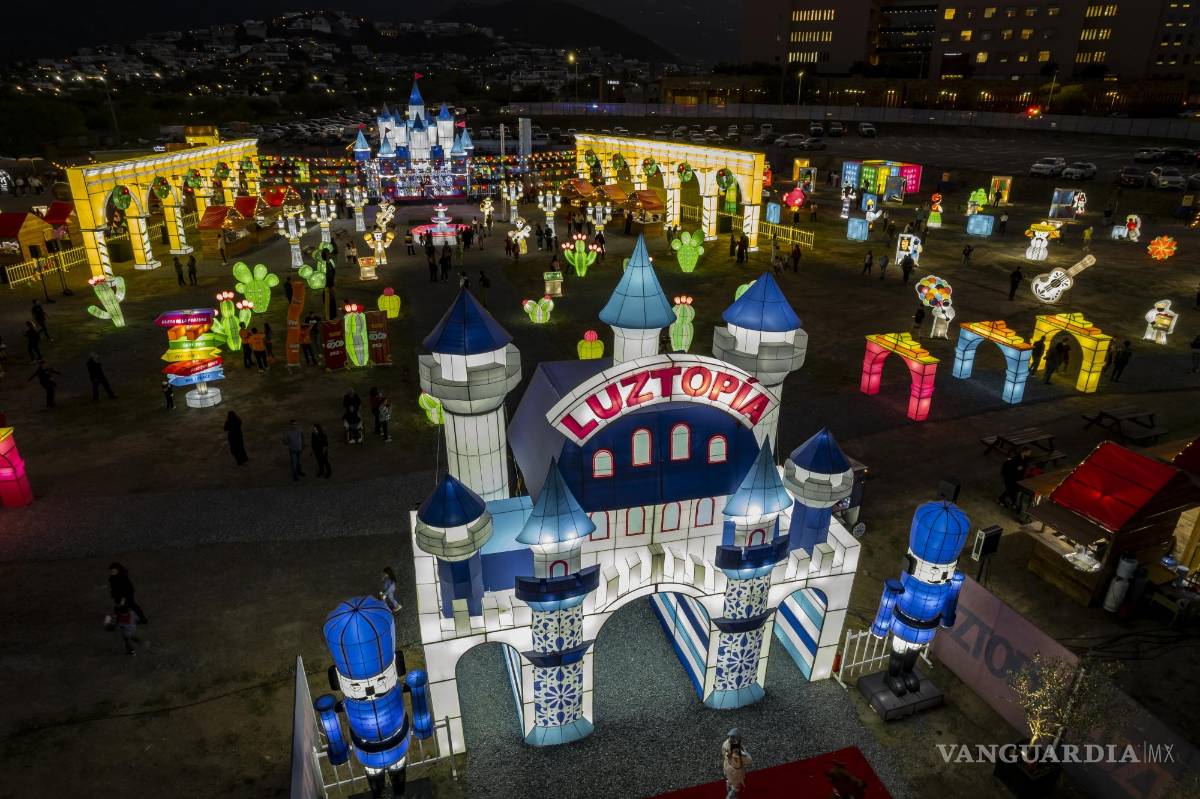 $!El tradicional festival de luces de Nuevo León dio inicio el 14 de noviembre, en San Pedro. FOTO: OMAR SAUCEDO