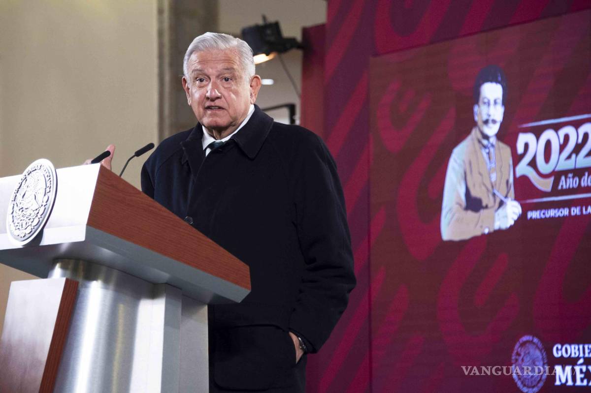 $!Si bien López Obrador mantiene elevados niveles de aprobación, “The Economist” destaca que los mexicanos expresan bajos niveles de confianza en el gobierno.