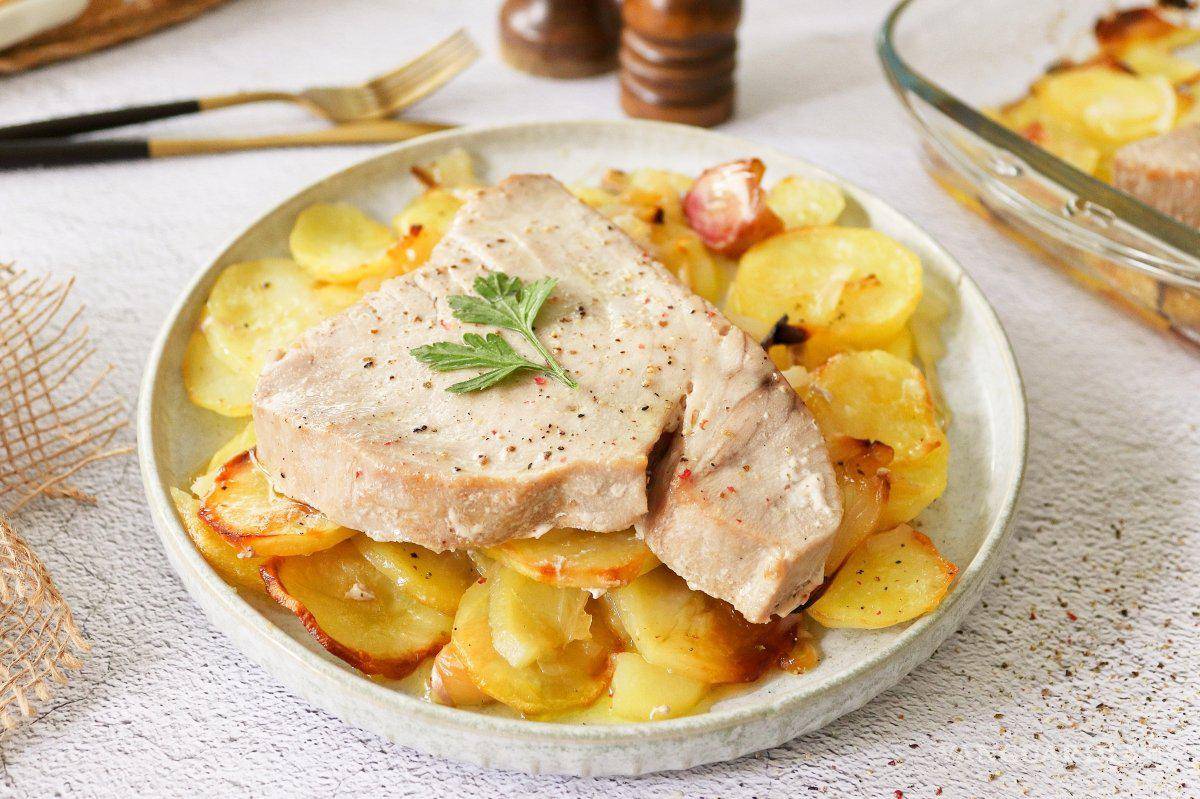 $!Cazuela de atún al horno con papas.