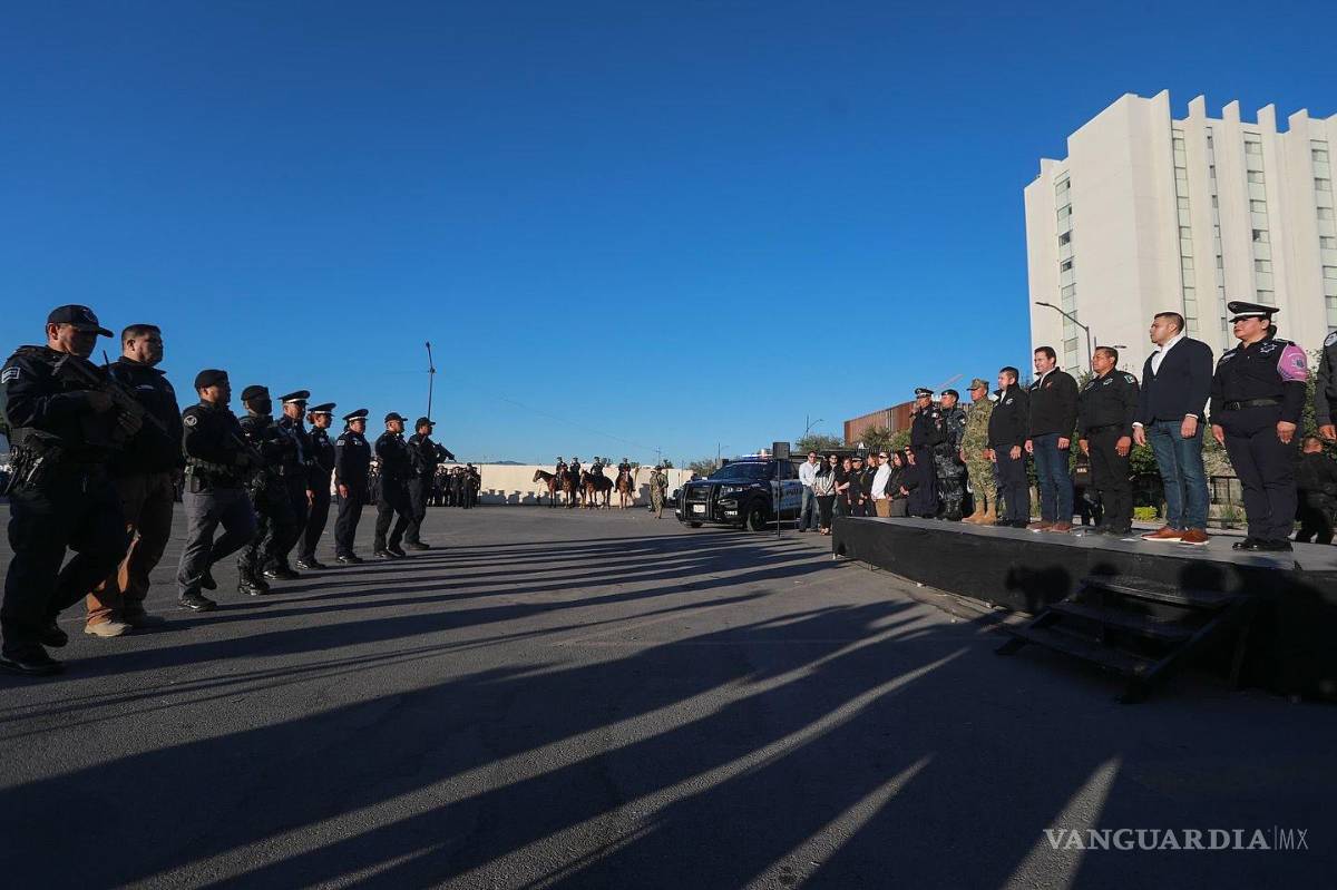 $!Representantes de fuerzas estatales y federales participaron en el Pase de Lista, reforzando el compromiso por la seguridad regional.