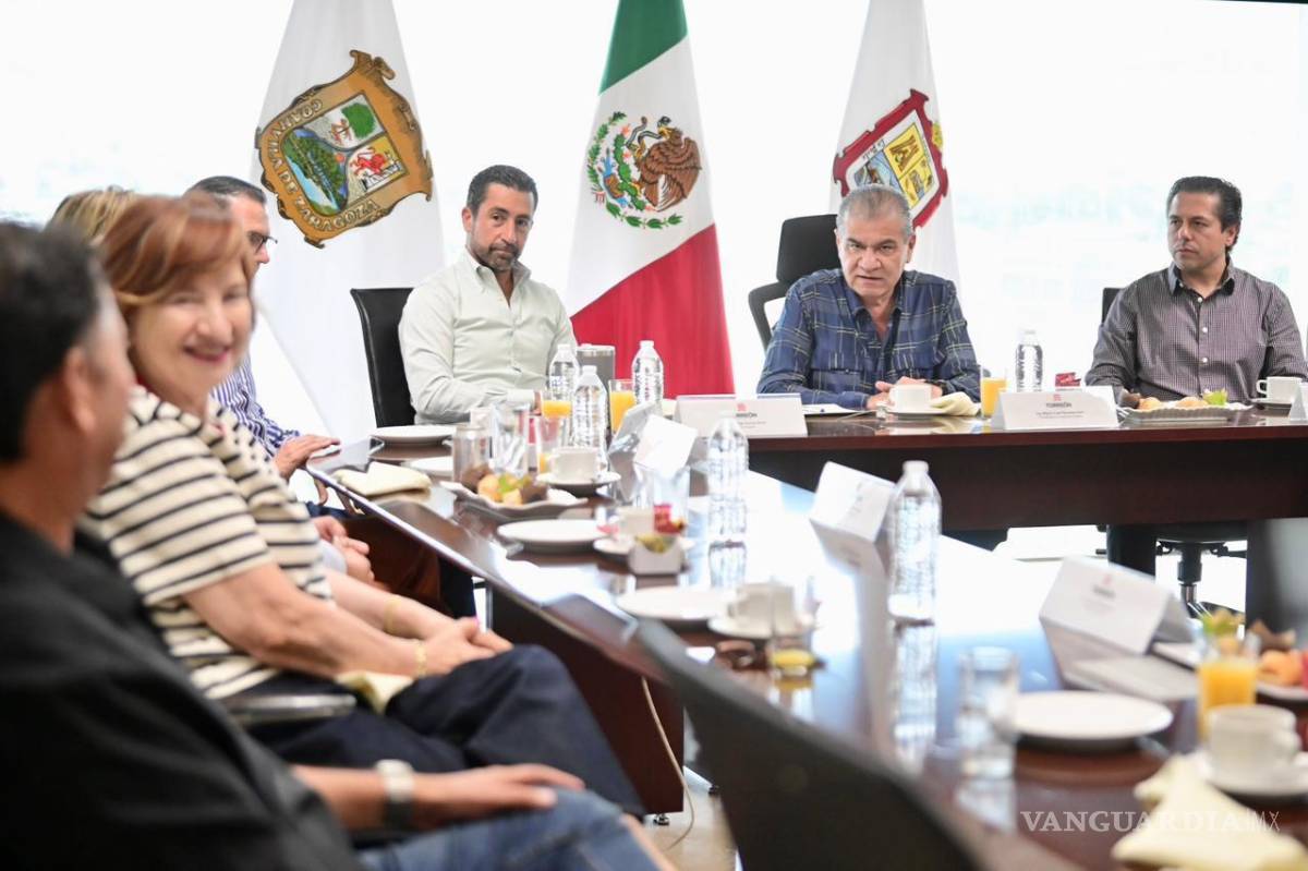 $!Integrantes de la Asociación de Colonos de San Isidro plantearon al alcalde Miguel Ángel Riquelme Solís temas relacionados con seguridad, servicios, obra, vialidad e imagen urbana.