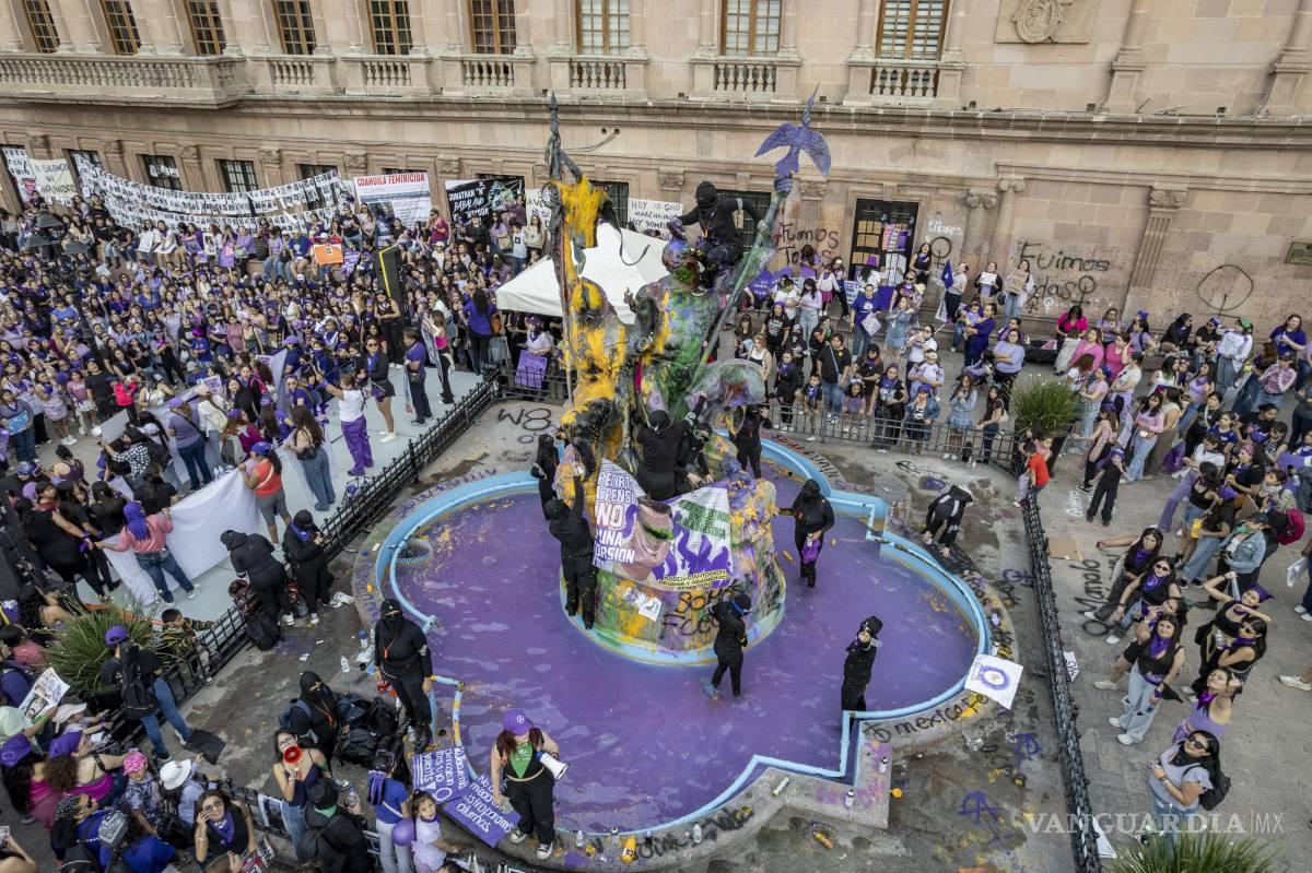 $!La marcha concluyó en la Plaza Tlaxcala y la Plaza Manuel Acuña con distintos contingentes y actividades.