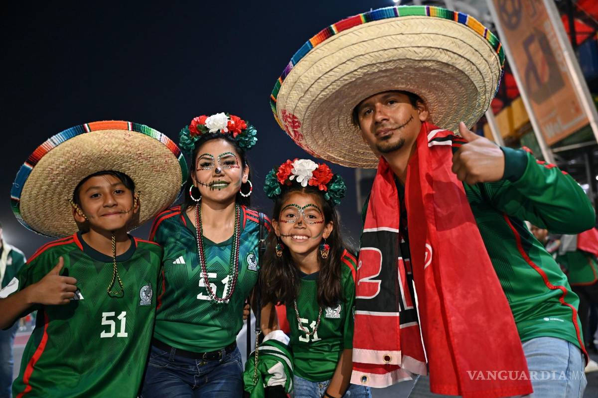 $!Seguidores de México antes del partido de fútbol del grupo C de la Copa Mundial de la FIFA 2022 entre México y Polonia en el Estadio 947 en Doha, Qatar.
