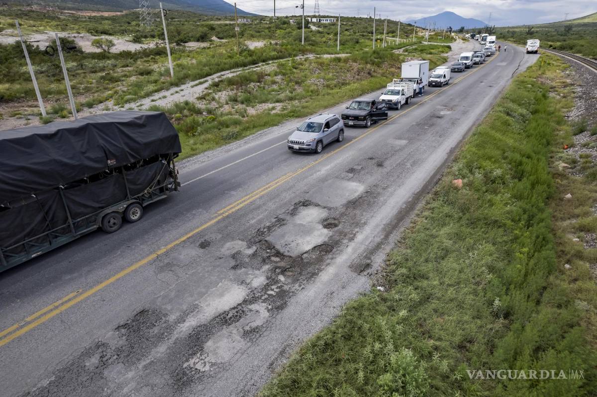$!Los usuarios de esta vialidad consideran que es urgente una intervención, ante los constantes accidentes y la infraestructura dañada.