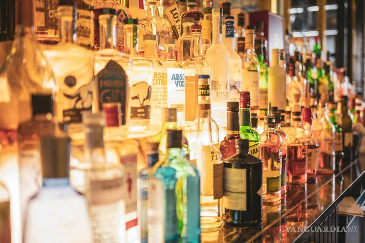 $!Al eliminar el alcohol, tu vida sexual también podría mejorar.