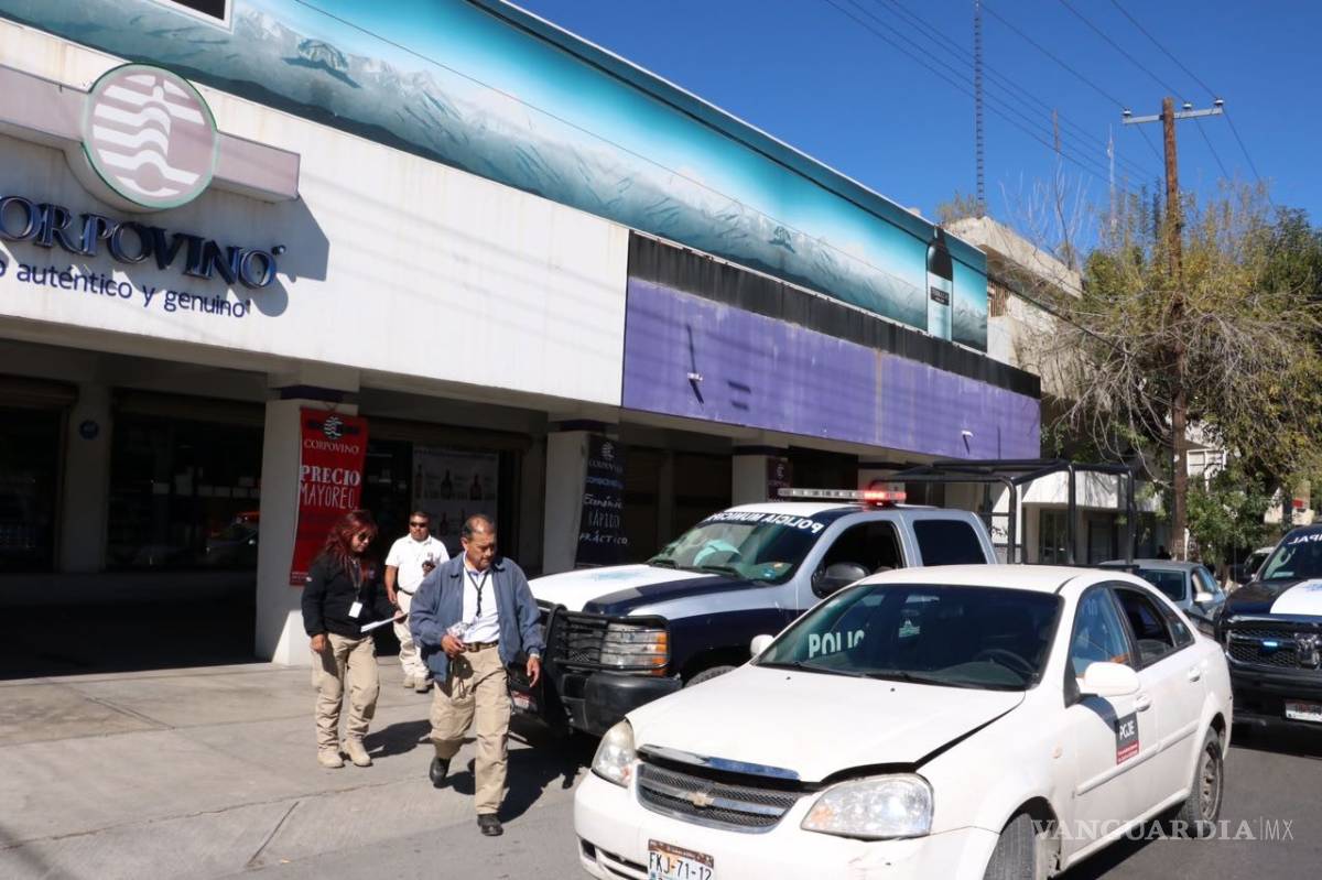 $!Pistolero atraca vinoteca en Saltillo; se lleva más de $200 mil