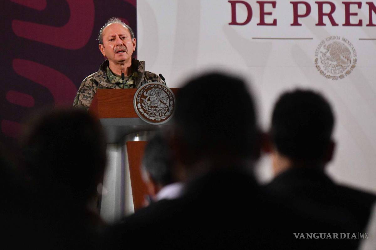 $!Rafael Ojeda Durán, secretario de Marina, describe las actividades de la Secretaría de Marina en materia de construcción de embarcaciones en astilleros.