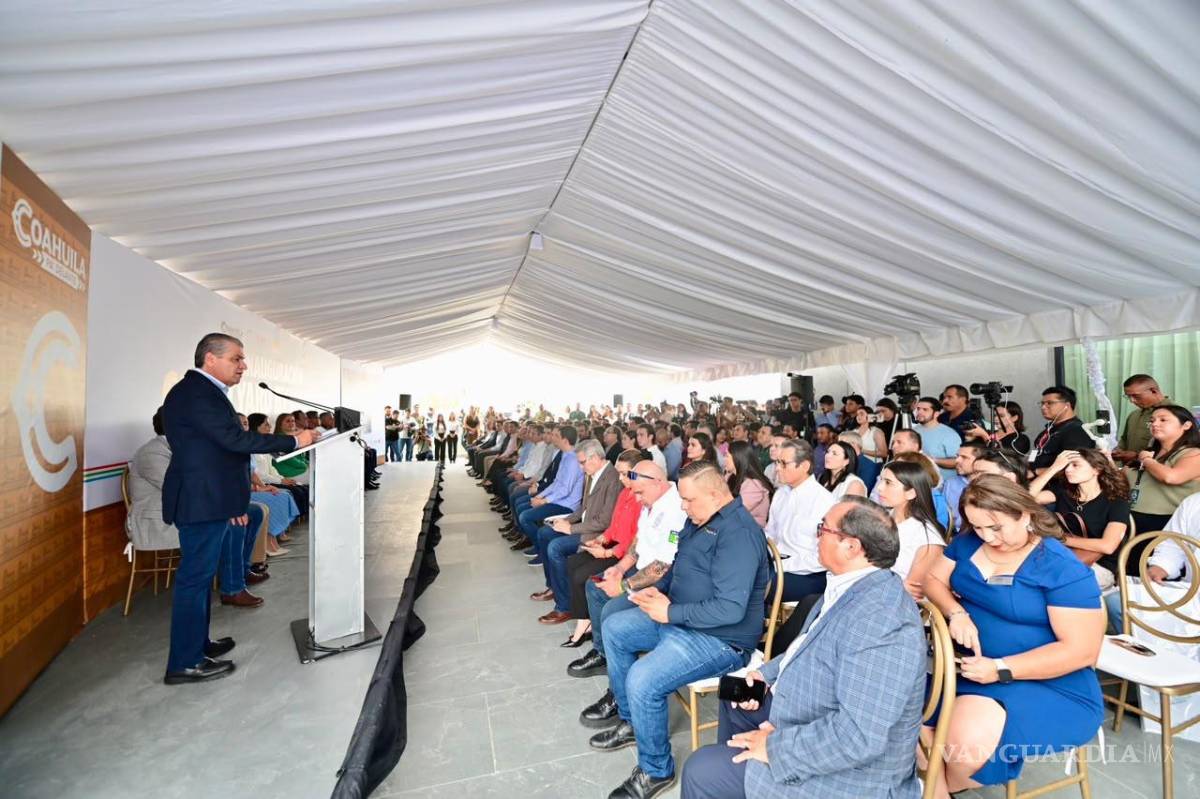 $!Durante su mensaje, el alcalde Miguel Ángel Riquelme, afirmó que ña ciudad cuenta ya conm 36 hoteles y 2 mil 800 habitaciones.