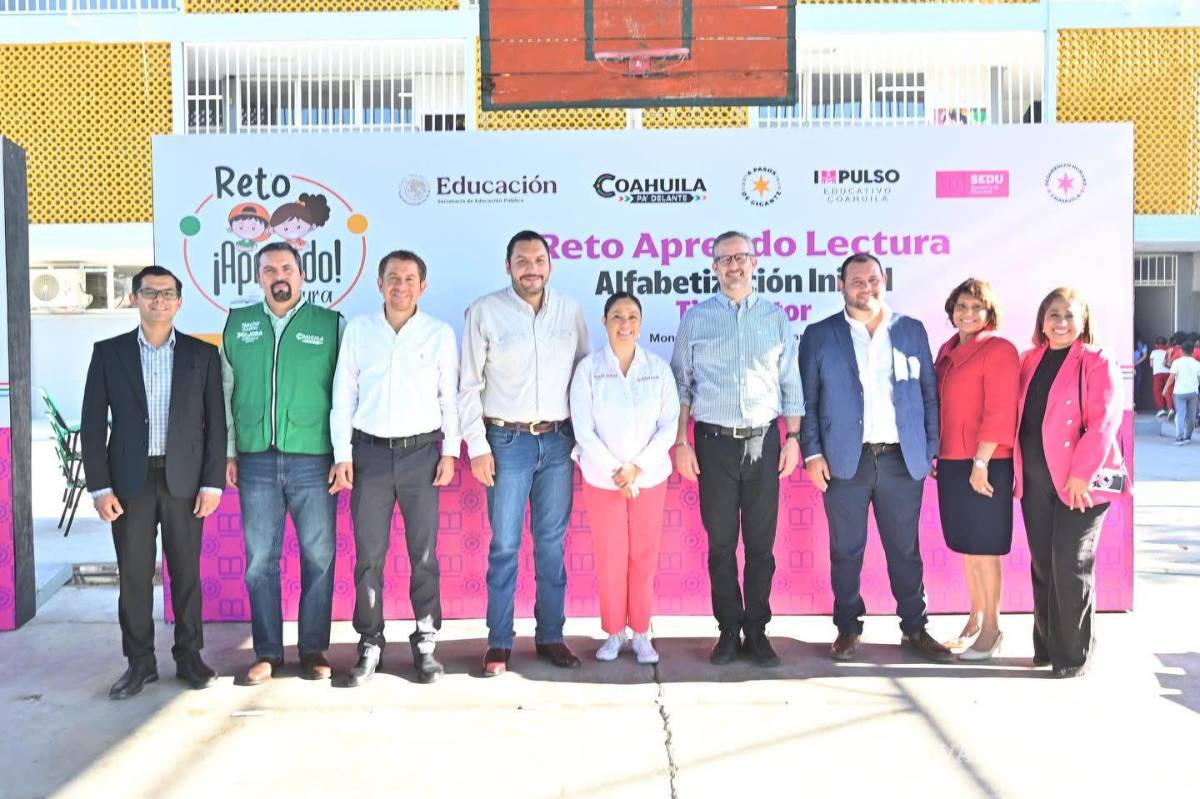 $!Funcionarios estatales y municipales participaron en la presentación del programa educativo en la escuela El Socorro.