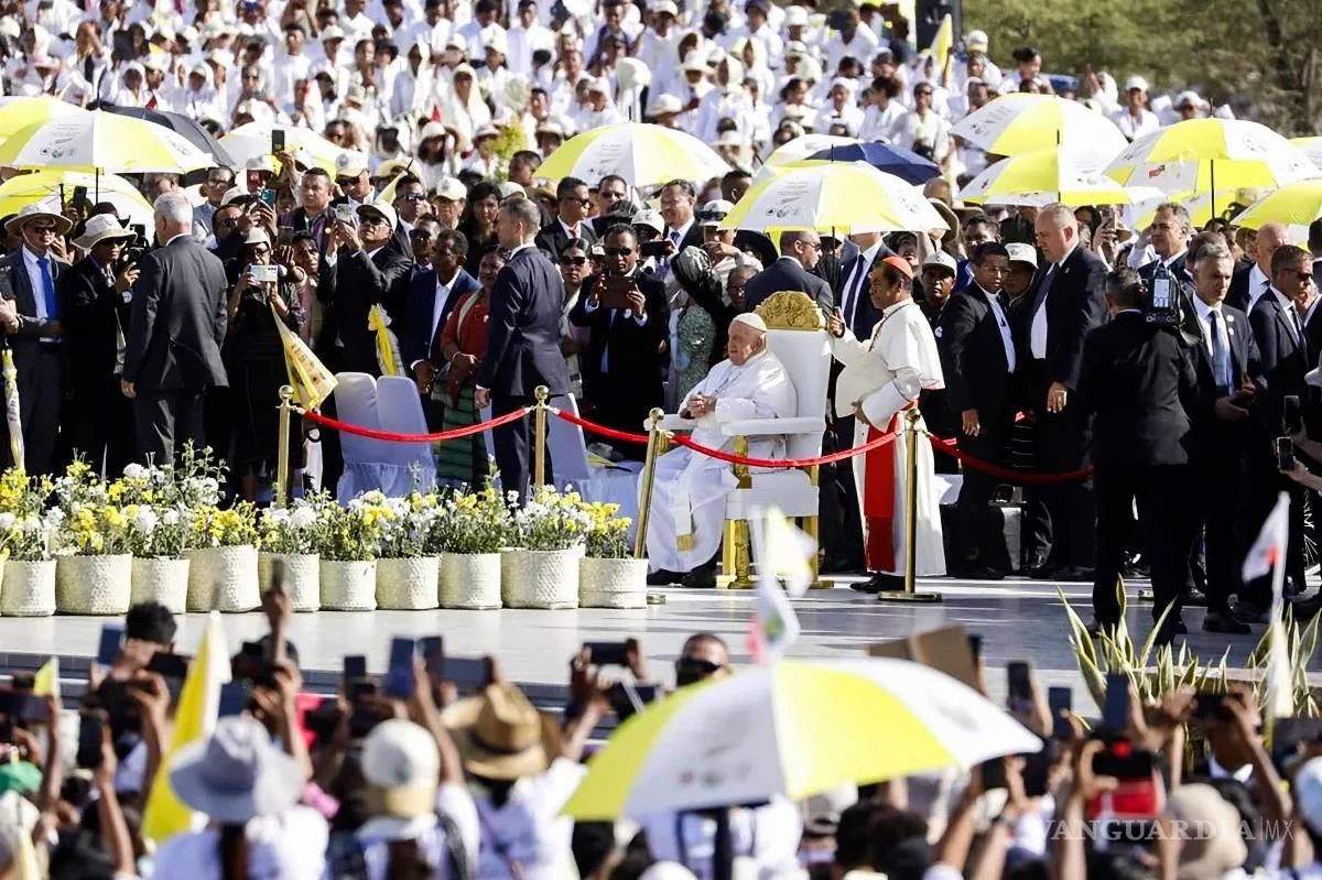 $!El papa Francisco a su llegada a la explanada de Taci Tolu en Dili, Timor Oriental para oficiar una misa a la que han asistido 60 mil.personas, 10 septiembre 2024.