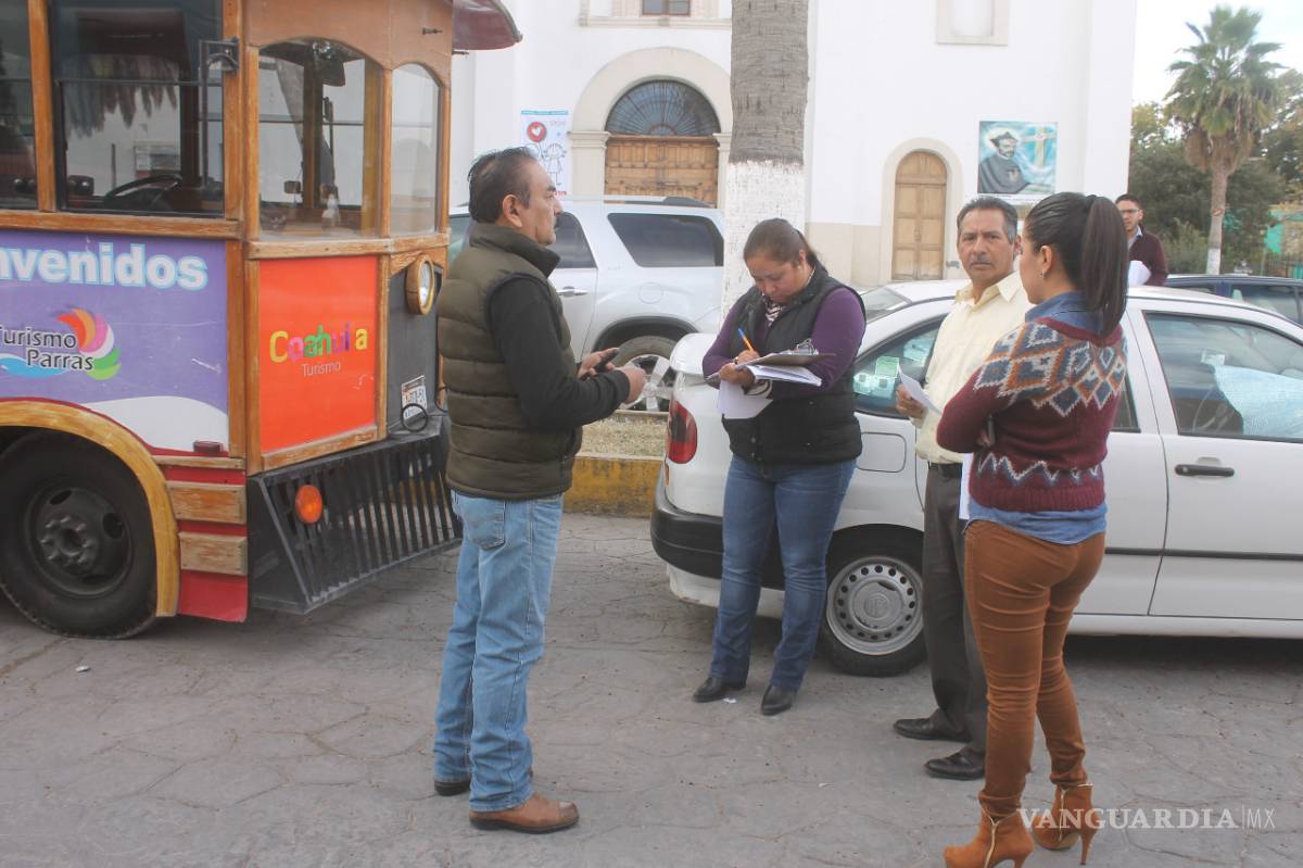 $!Cierran Alcaldía de Parras para impedir embargo de bienes
