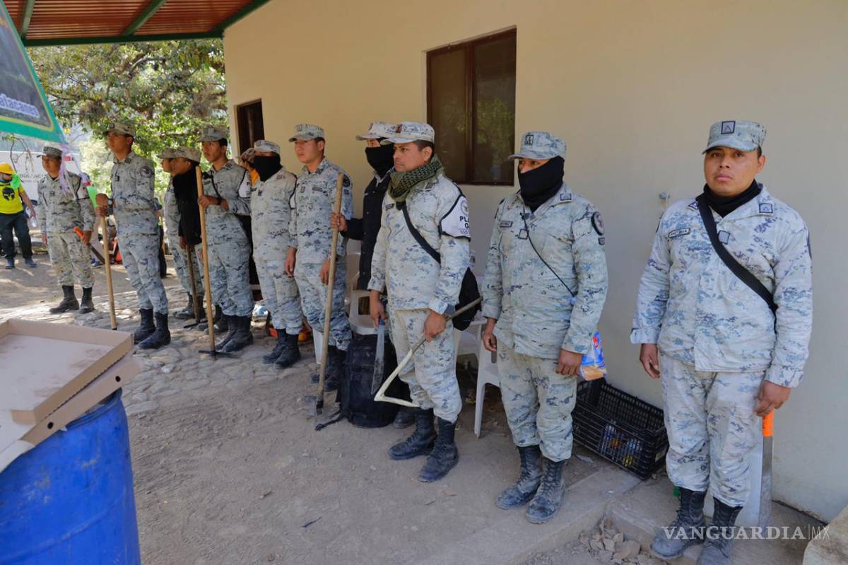 $!Diferentes cuerpos de seguridad como la Guardia Nacional, Protección Civil y brigadistas trabajan para controlar el incendio