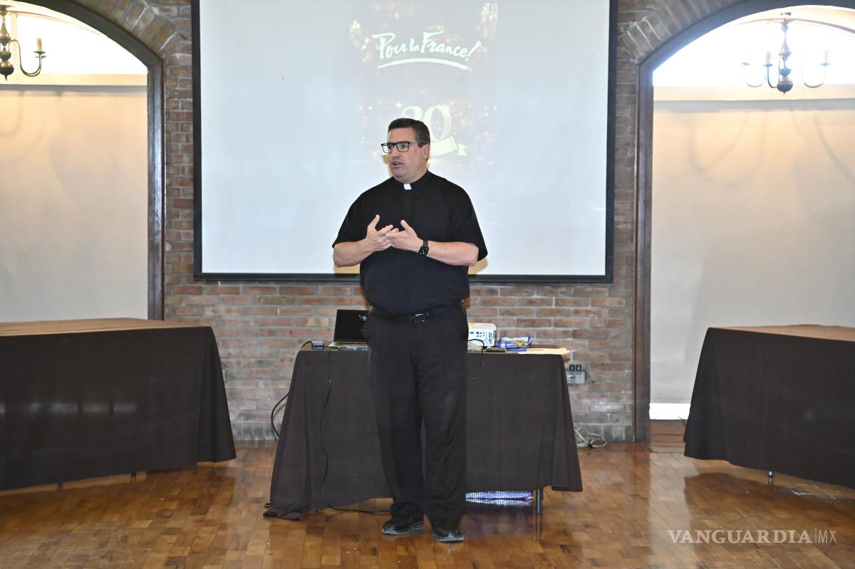 $!La celebración incluyó una ceremonia con su equipo de trabajo y un mensaje religioso.