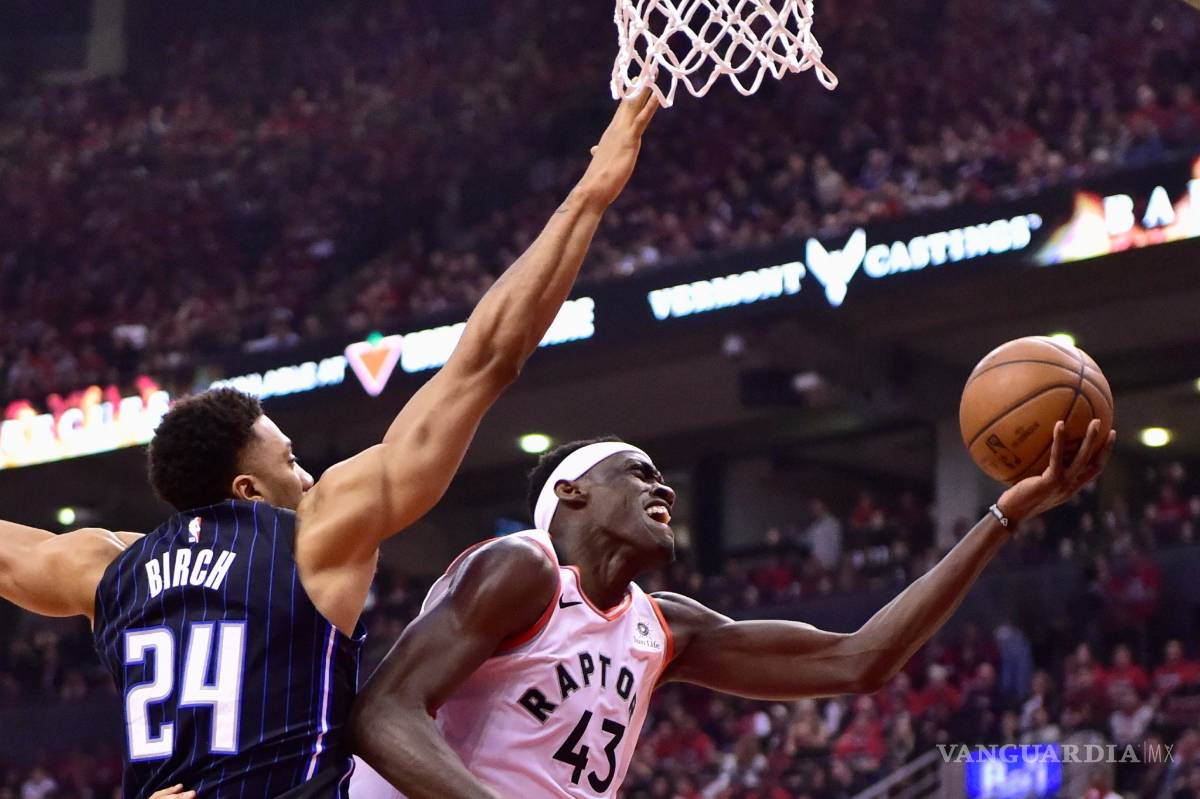 $!Kawhi Leonard comanda el empate en la serie entre Raptors y el Magic