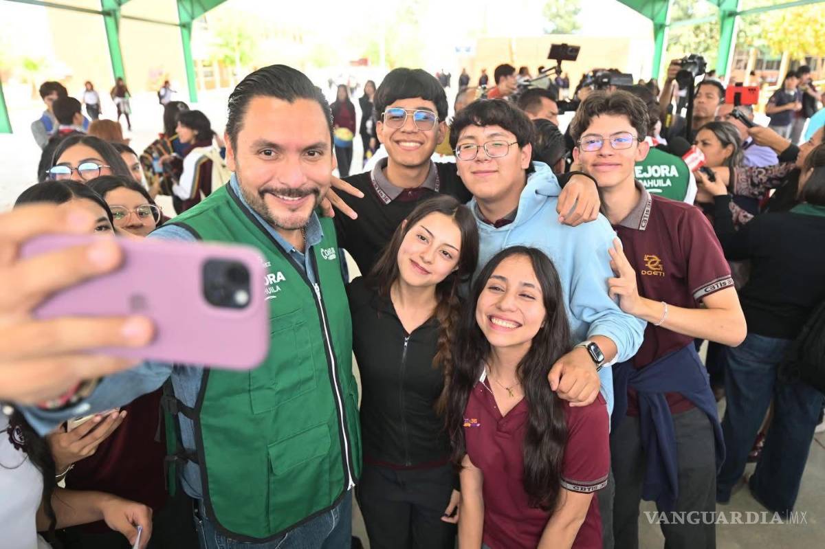 $!El alcalde Carlos Villarreal destacó el trabajo coordinado con el Gobierno del Estado para impulsar obras que beneficien a la comunidad estudiantil.