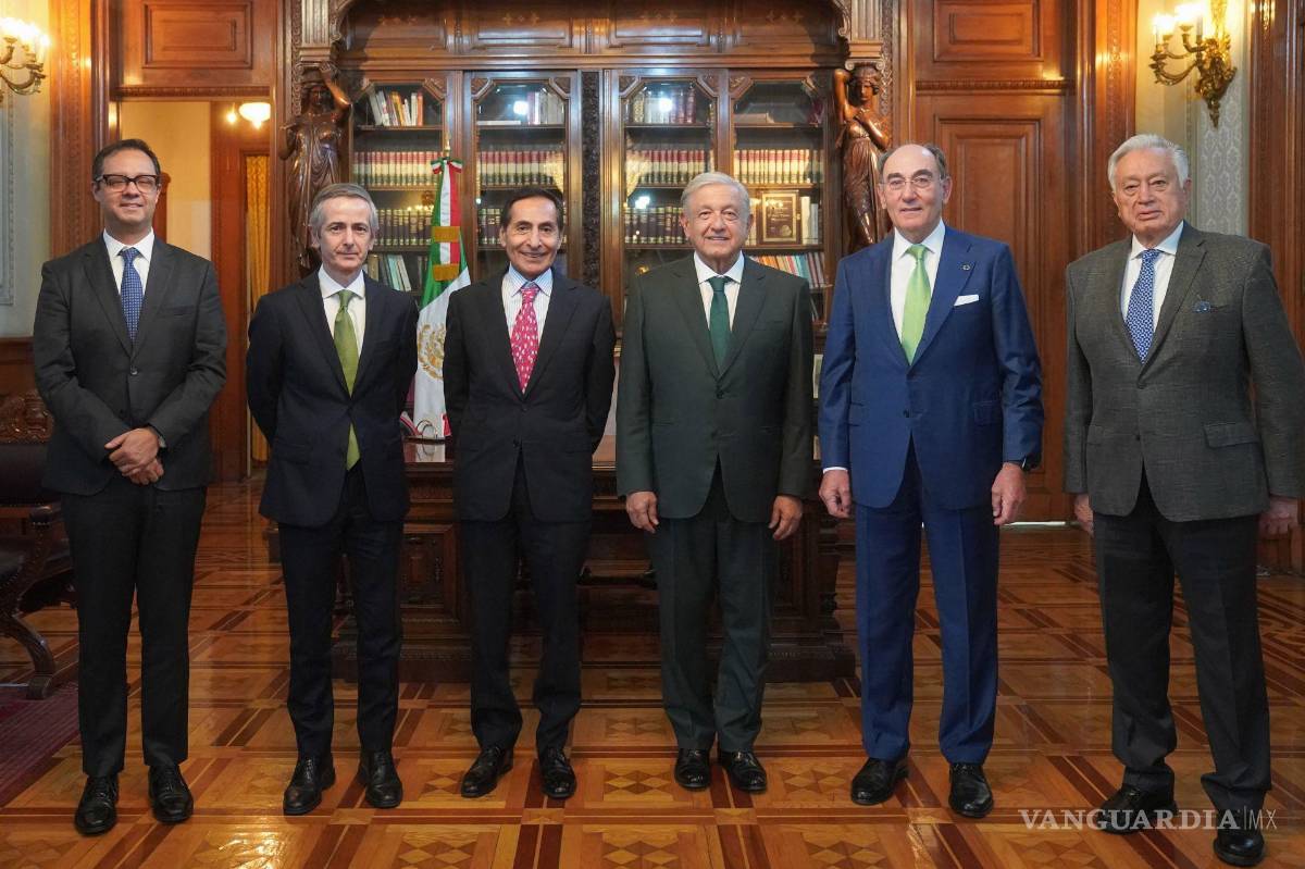 $!Andrés Manuel López Obrador, presidente de México, en compañía de Rogelio Ramírez de la O; Manuel Bartlett; Ignacio Sánchez Galán, José Enrique Alba, David Mesonero y Gabriel Yorio, sostuvieron una reunión.