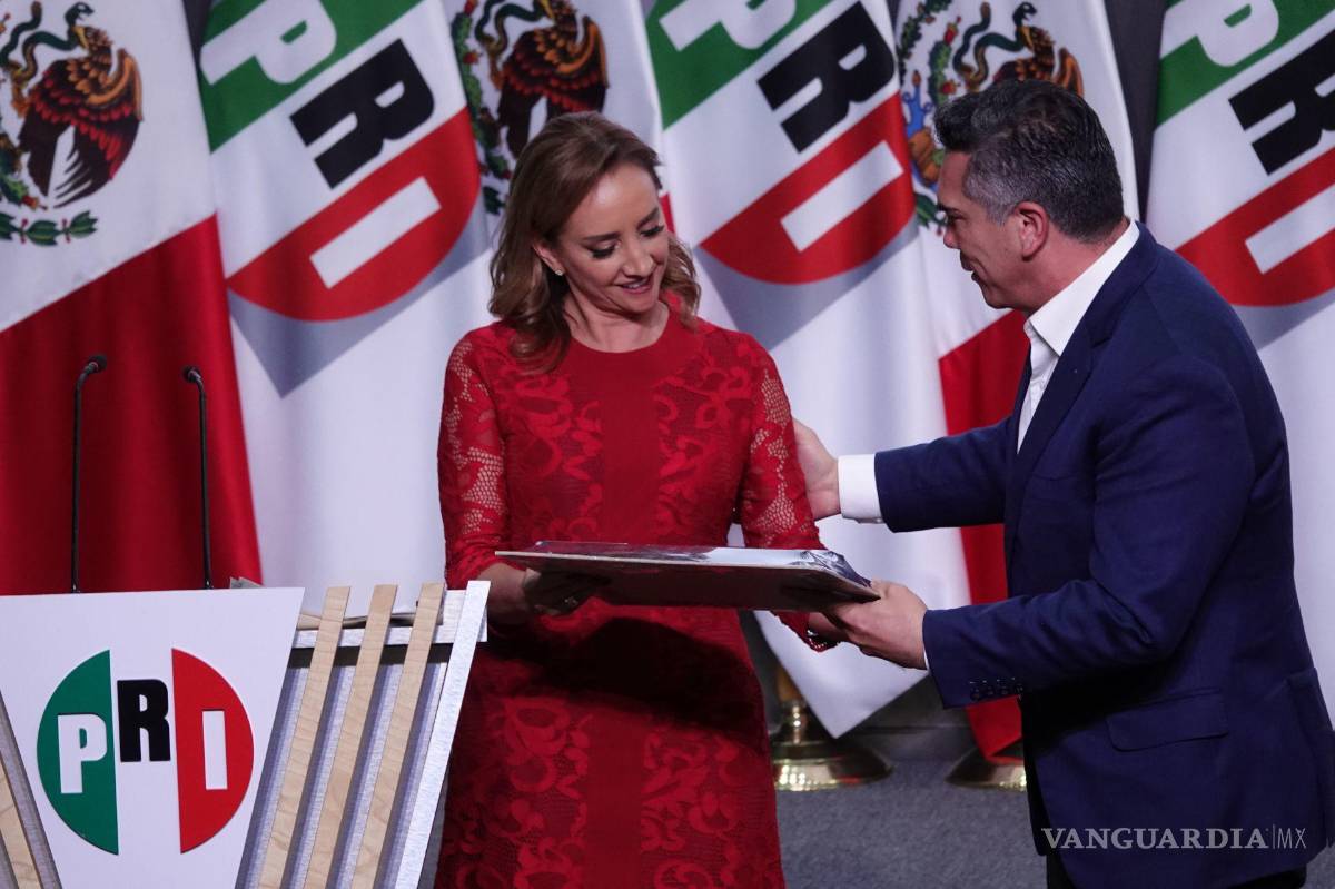 $!Alito Moreno, presidente del grupo parlamentario del PRI, encabezó el segundo día del encuentro “Diálogos por México”, realizado en la CEN del PRI.