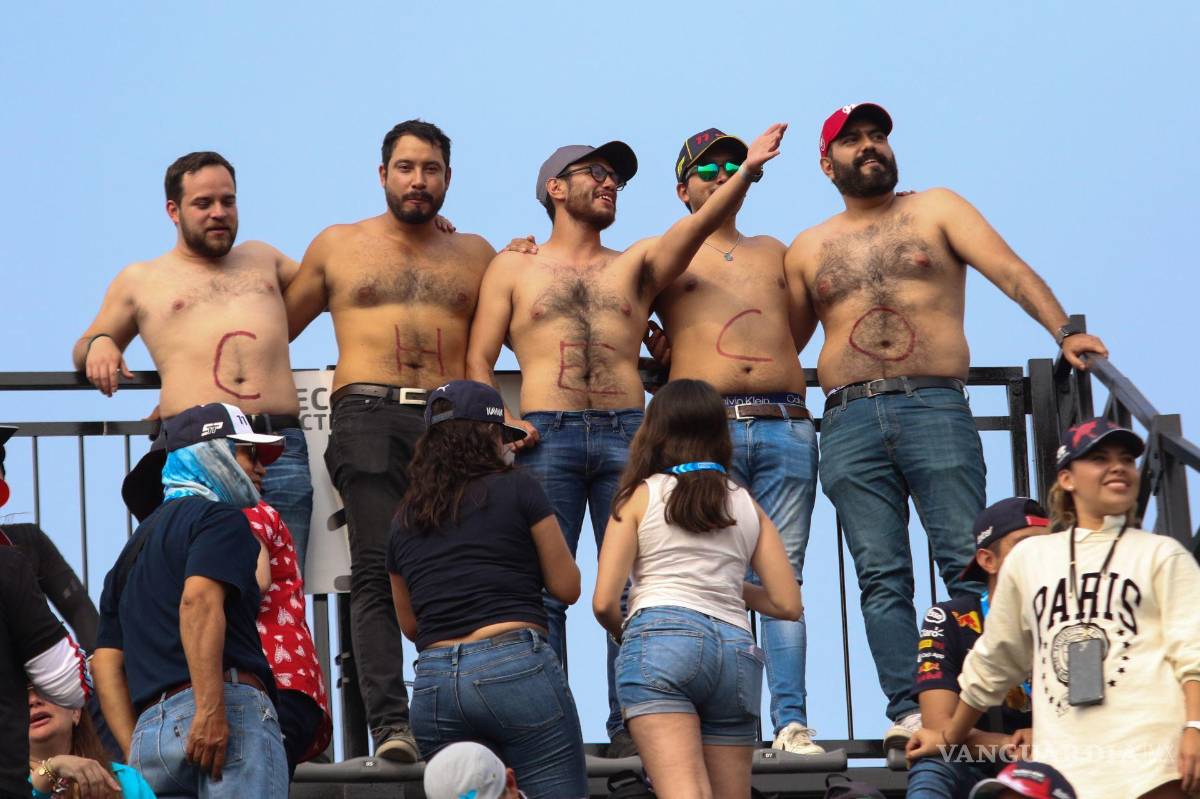 $!La afición mexicana se volcó a apoyar a Sergio Checo Pérez en la segunda práctica de la jornada en Autódromo Hermanos Rodríguez.