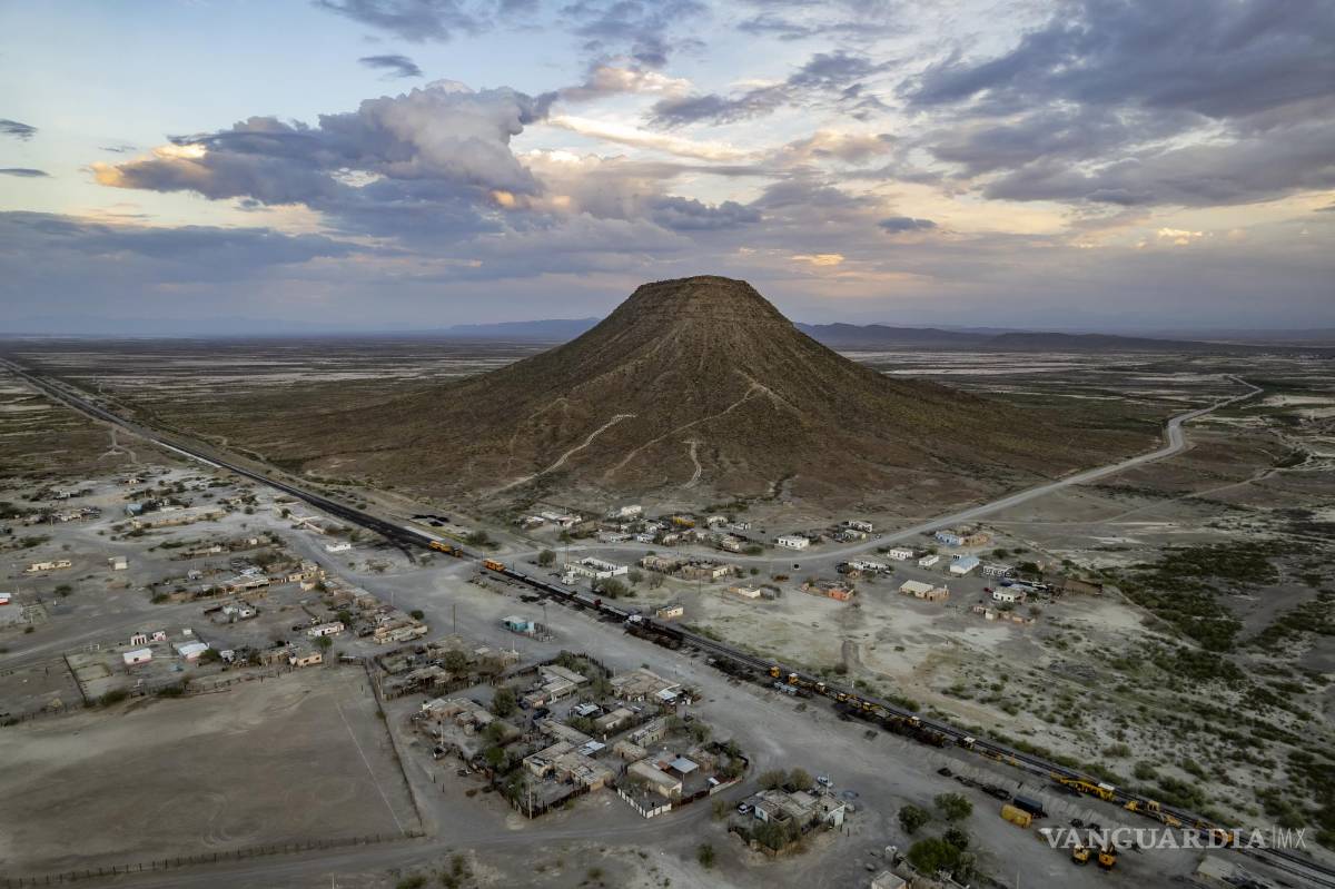 $!Estación Marte tiene un famoso cerro en forma de trapecio donde supuestamente lugareños han visto cosas extrañas como hombrecillos verdes, luces que parpadean o bolas de fuego disparadas.