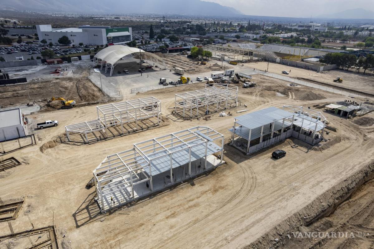 $!En el recinto ferial se llevan a cabo los trabajos para el desarrollo de Expo Coahuila.