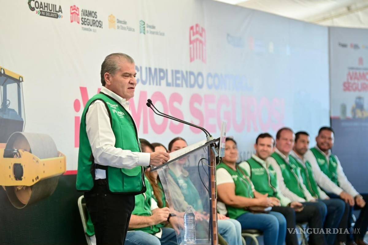 $!Miguel Ángel Riquelme Solís entregó la modernización de las calles Paloma y Nardos, en el ejido El Águila.