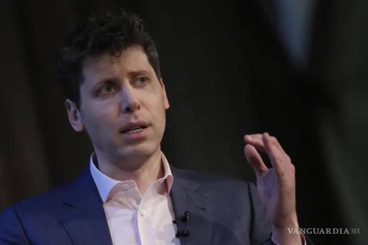 $!El director ejecutivo de OpenAI, Sam Altman, habla en el University College London como parte de su gira mundial de conferencias en Londres.